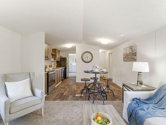 5th image of 605 W Bach Dr