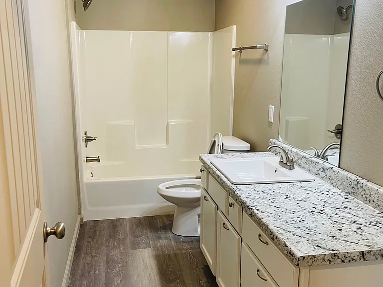 2109 W A St — Photo 14