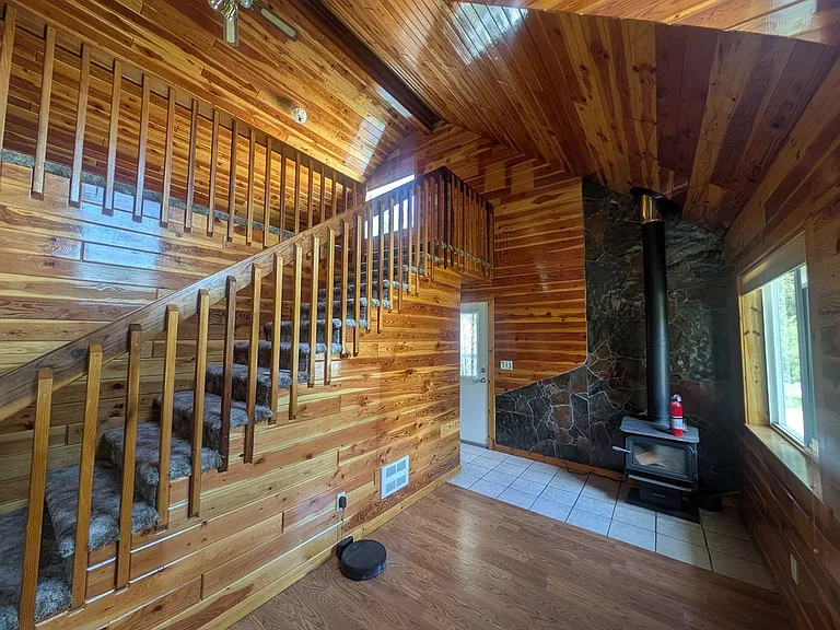 31 Elmes Dr — Photo 6