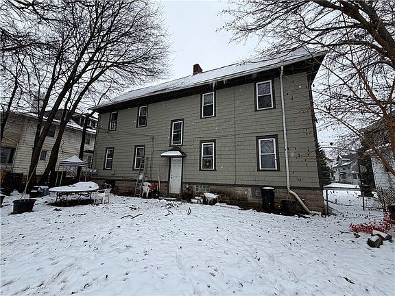 4th image of 1896 Dewey Ave