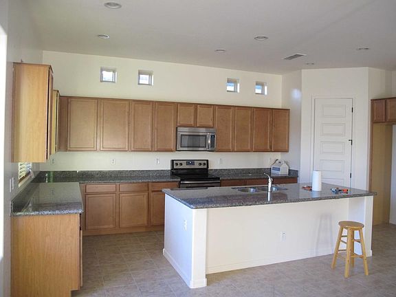 3rd image of 3016 E Wyatt Way
