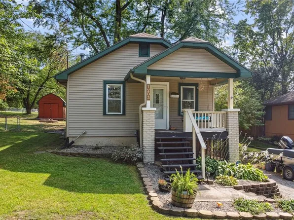 1203 NE 70th Ter, Gladstone, MO 64118