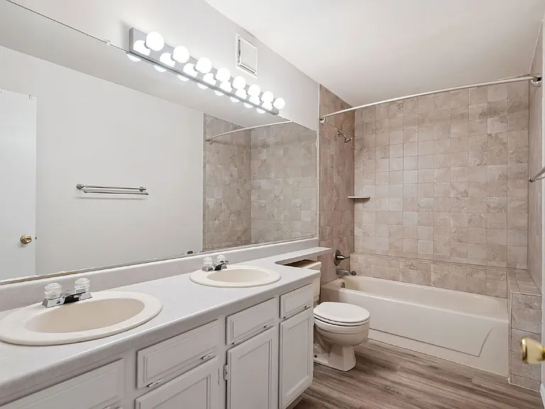 952 Acapulco Ct — Photo 22