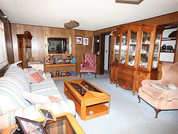 4th image of 4433 Wood River Dr