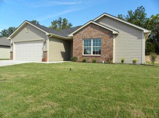 405 N Burning Bush Rd, Columbia, MO 65202