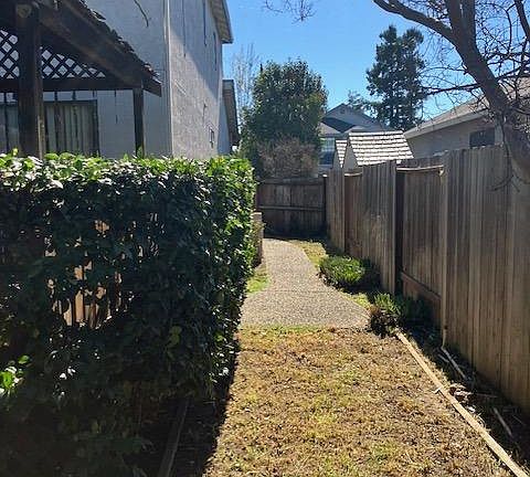4th image of 1014 Birch Court