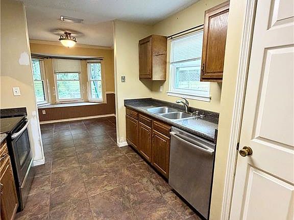 4th image of 5637 Green Tree Rd