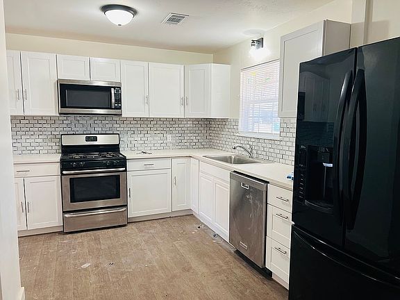 4th image of 1601 Northwood Dr