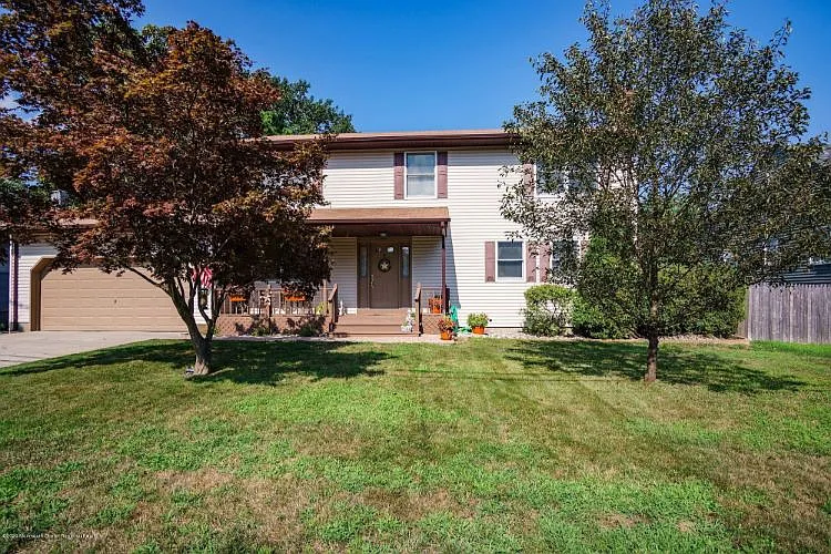 381 Evergreen Dr photo 1