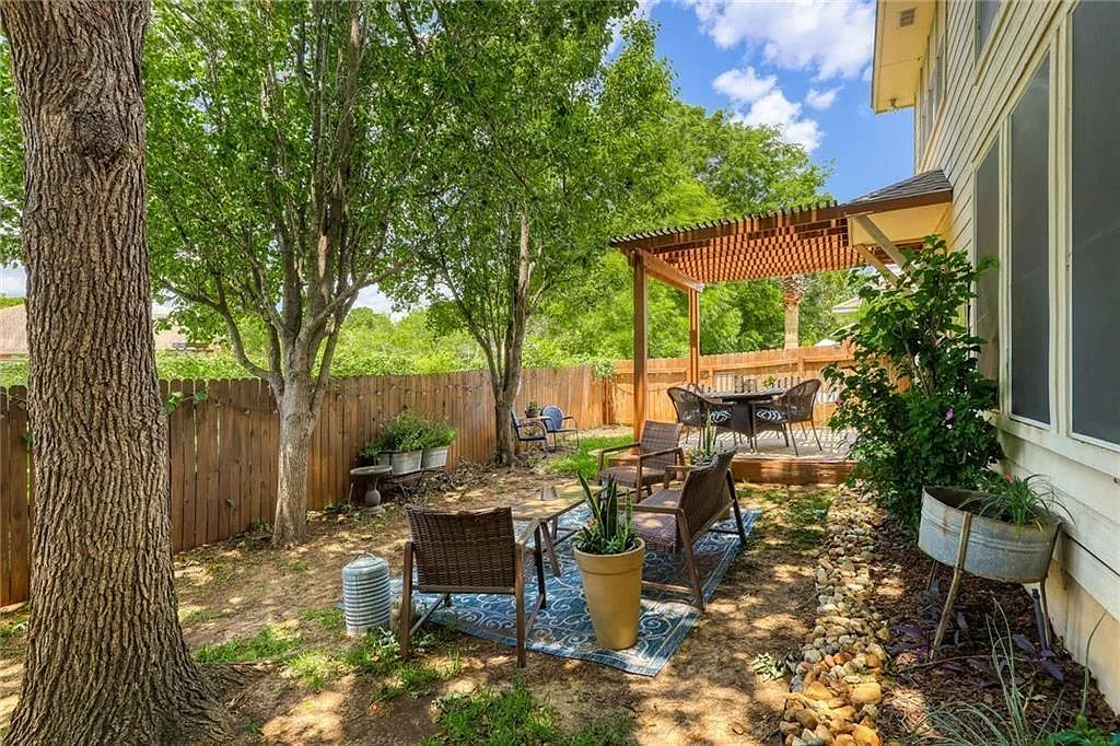 3 bed, 2.5 bath, 2060 sqft, $2,950 — Photo 4