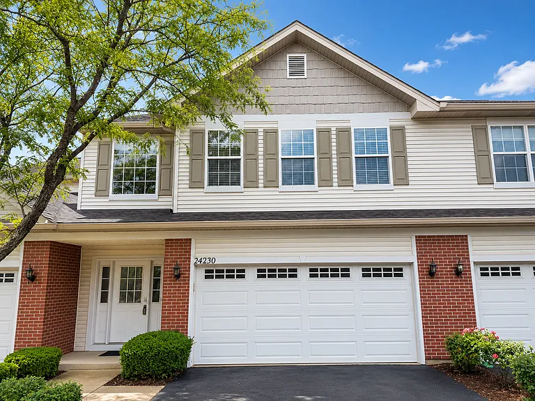 24230 W Walnut Cir — Photo 1