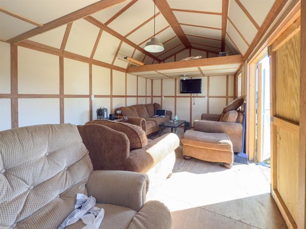117 4th St NW, Tioga, ND 58852