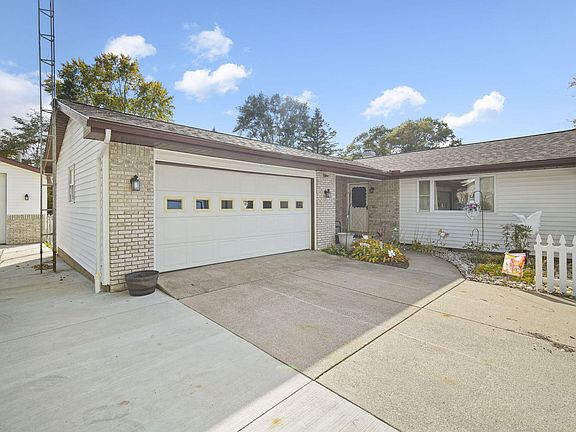 2nd image of 5055 Poznan Dr