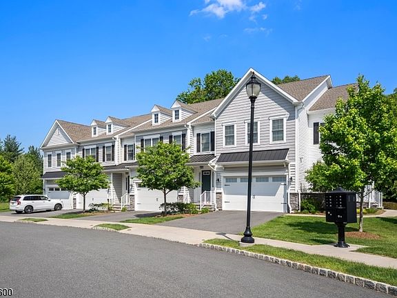 3rd image of 3 Azalea Ln