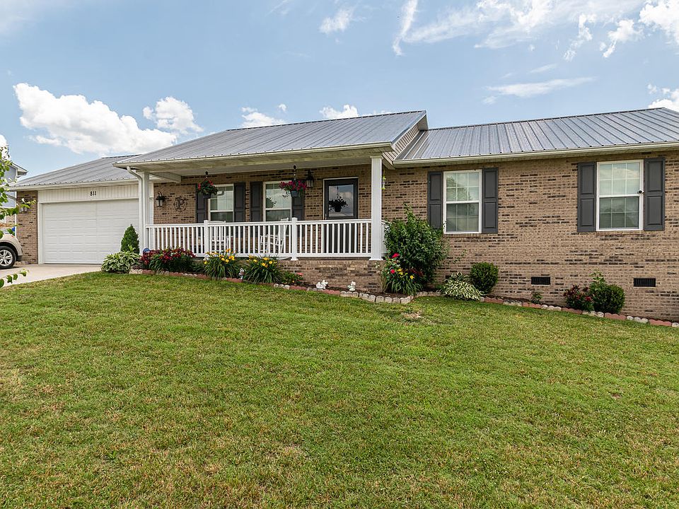 1st image of 811 Quiet Oaks Way