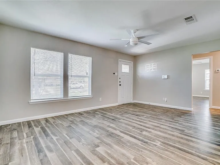 3558 Park Ln — Photo 1
