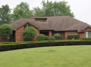 811 Strawberry Hill Rd W, Columbus, OH 43213