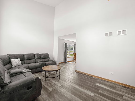 4th image of 25726 W Lilac Ave