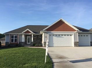 530 Pebblestone Cir, Hobart, WI 54155