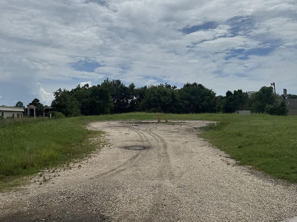 2nd image of 10850 Mead Rd