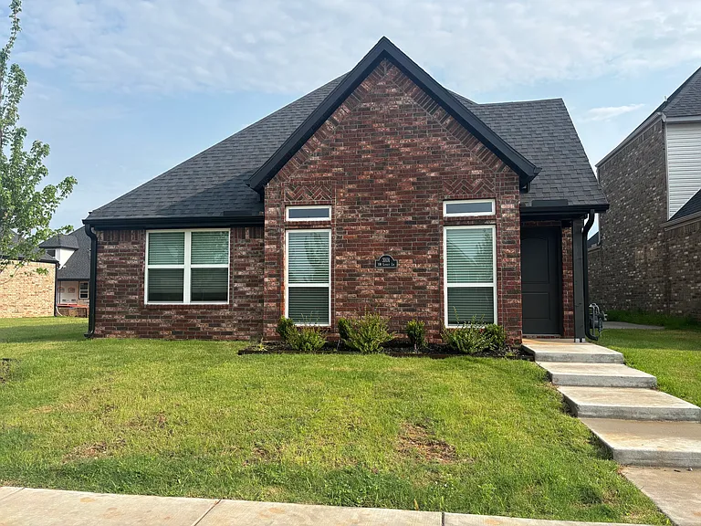 3101 SW Lovely Ln — Photo 2