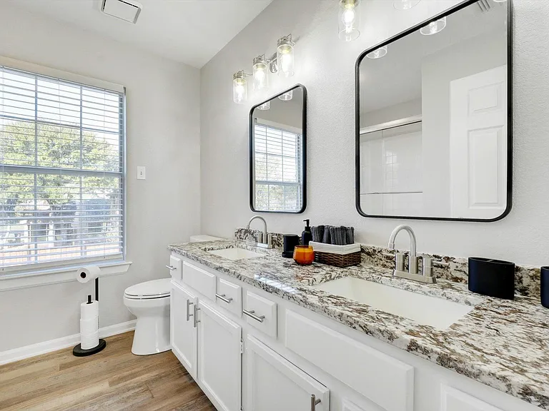 2062 Arena Dr — Photo 28
