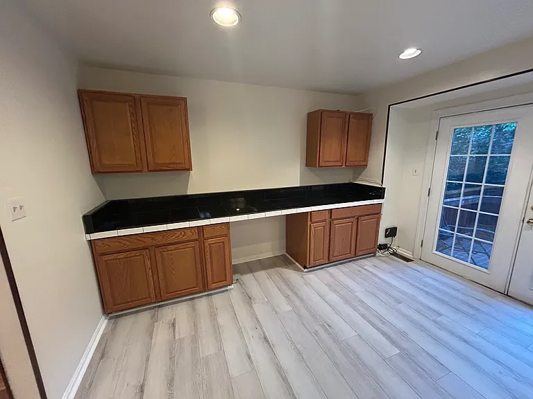 9685 Woodhenge Ct — Photo 27