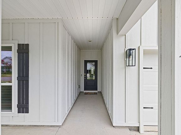 3rd image of 185 Sea Eagle Ln