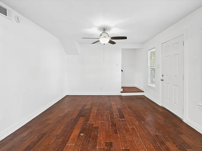 2001 Redman Cir — Photo 10