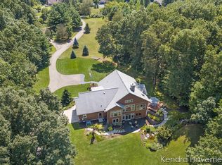 8729 Oakbrook Ridge Dr NE, Rockford, MI 49341