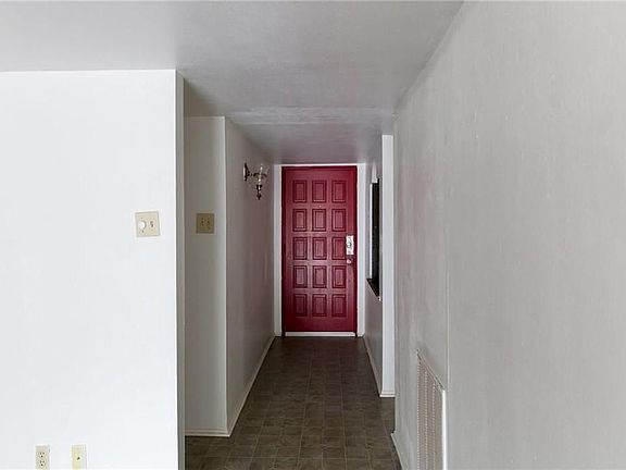 5th image of 1400 Everglades Dr