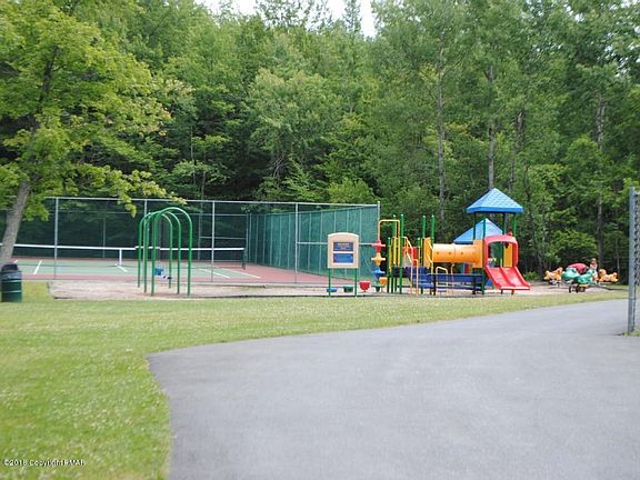 4th image of 8-59-11 Namanock Dr