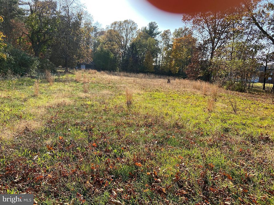 2nd image of 26 Magnolia Rd