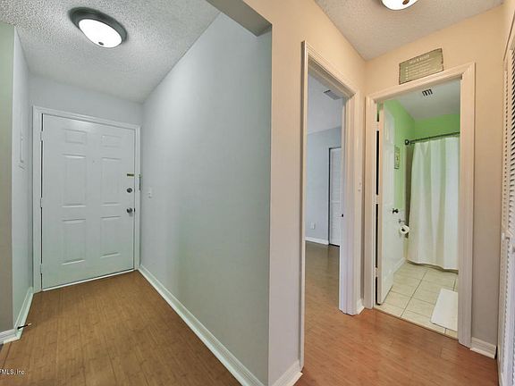 5th image of 306 N Marsh Cove Ln