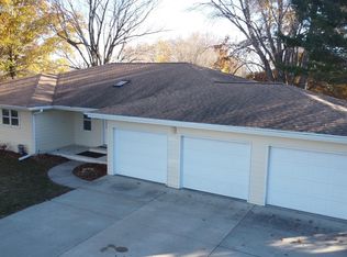 201 Sherwood Rd, Norfolk, NE 68701