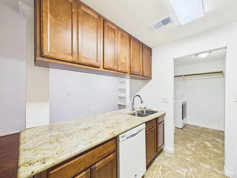 5333 Richmond Ave #21 — Photo 9