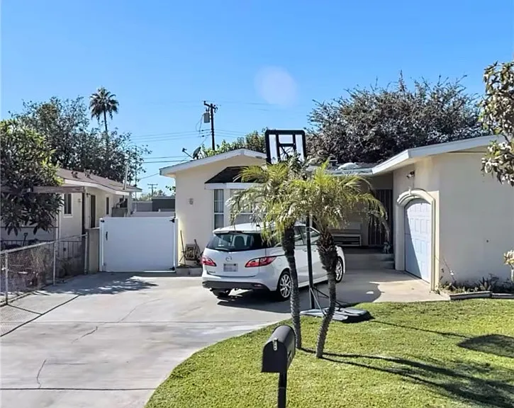 5125 N Nearglen Ave — Photo 2