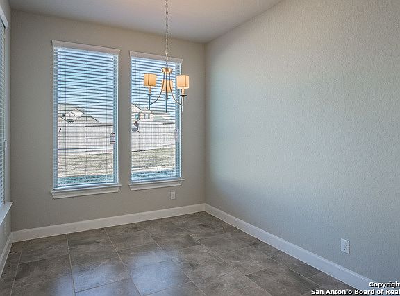 5th image of 12319 Merritt Villa