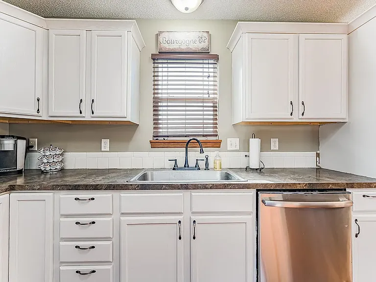 609 S Longbranch Dr — Photo 8