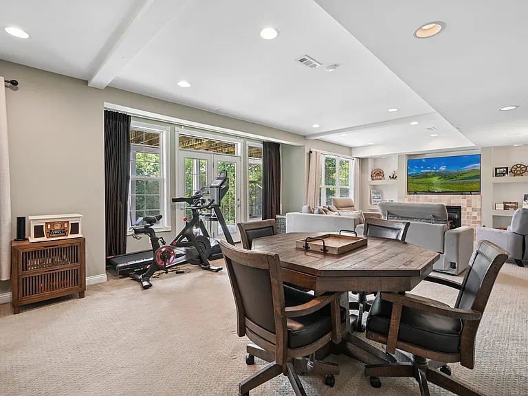 135 Harbour Pointe Dr — Photo 29