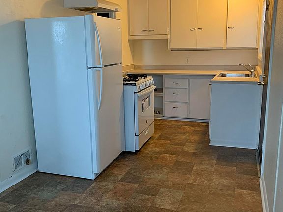 2nd image of 924 Pacific Ave APT A