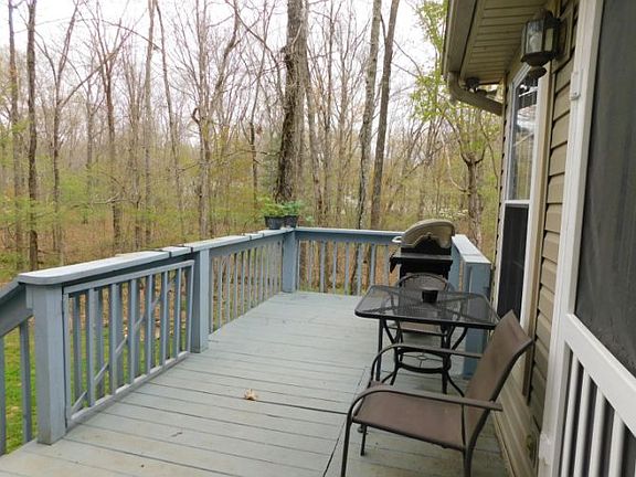 3rd image of 146 Delbridge Ln