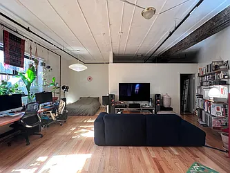 Rented by R New York