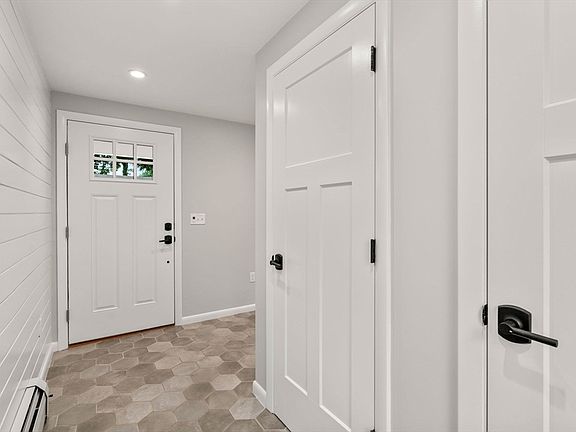 3rd image of 69 Summit Ave