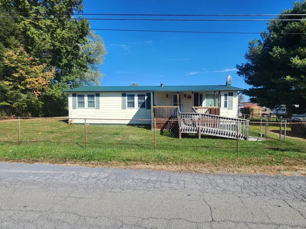 45 Page Ave, Craigsville, WV 26205