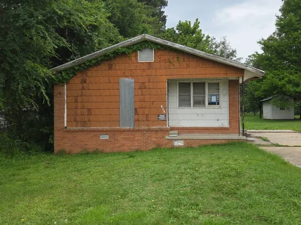 405 E 4th St, Rector, AR 72461