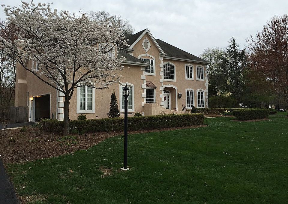 2nd image of 745 Hemingway Dr