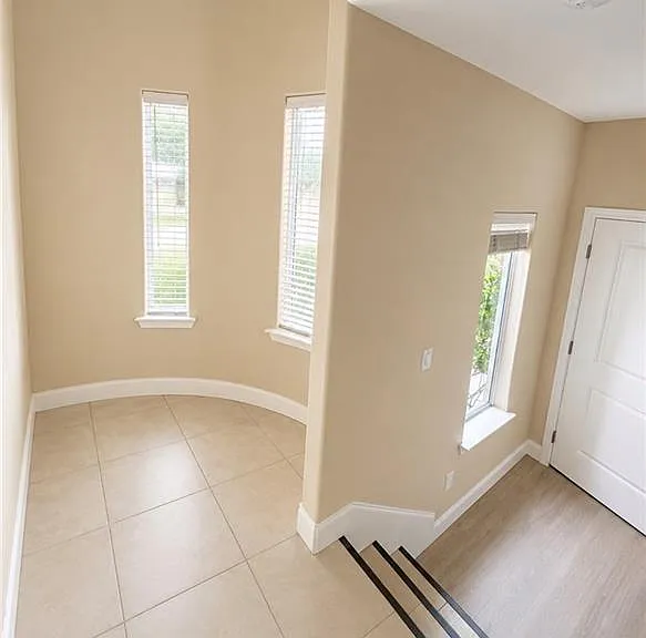 1412 E Keeton Ave #15 — Photo 5