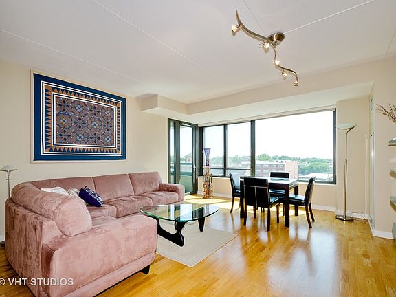 3rd image of 900 Chicago Ave Unit 503