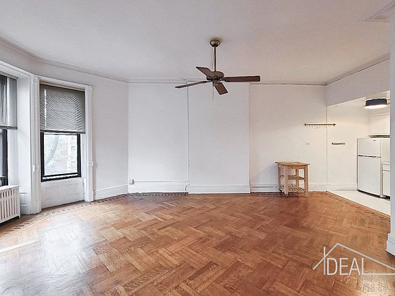 4th image of 771 Carroll St APT 3F